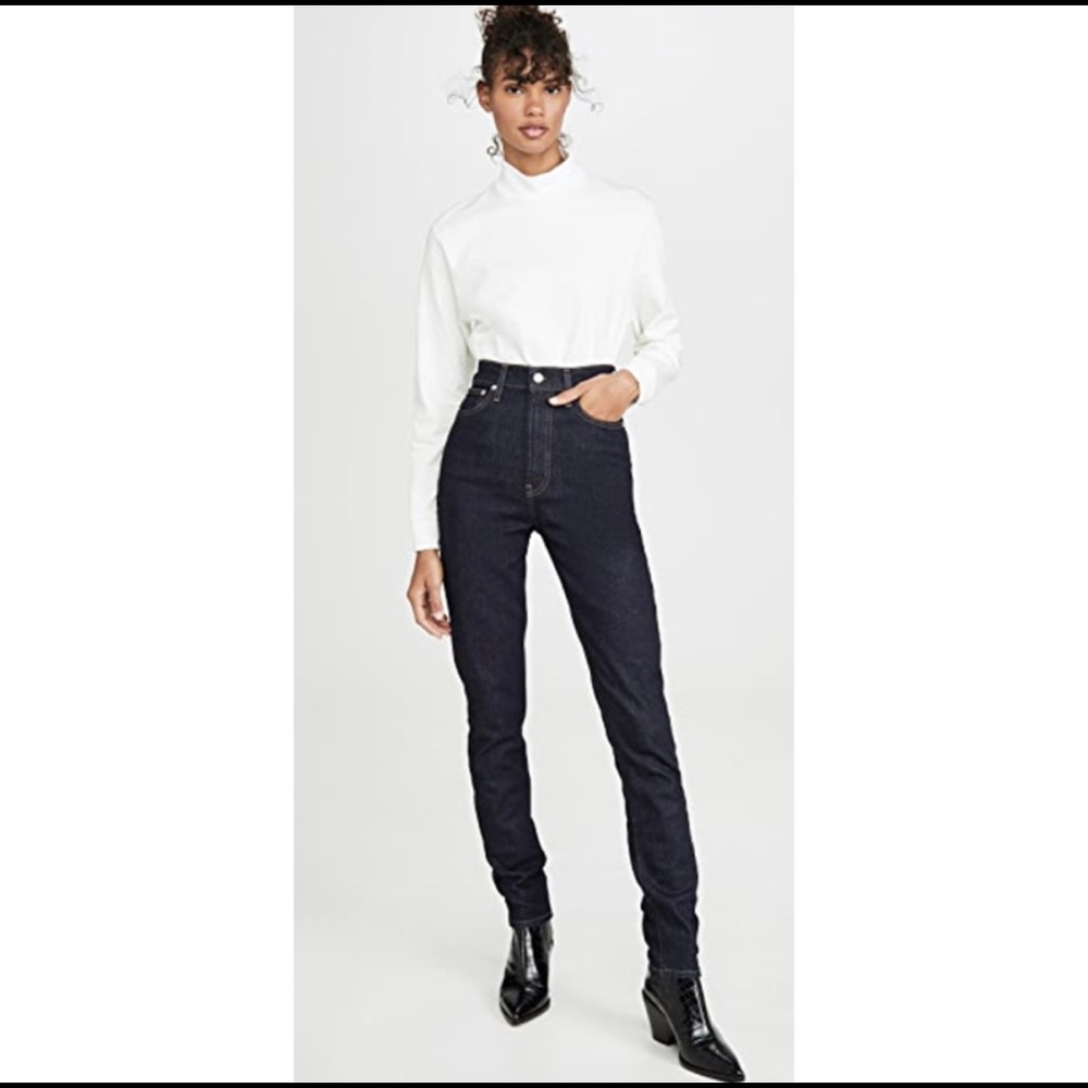 Helmut Lang jeans, super high waisted, ankle cut
Never worn, only tried on